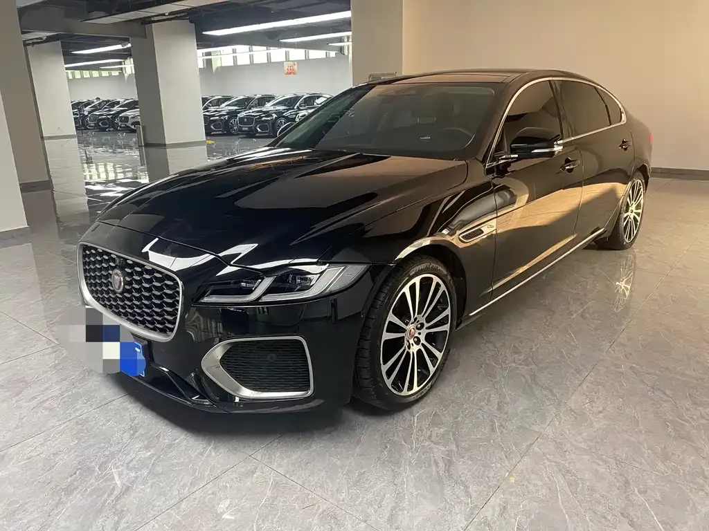 Jaguar XFL — фото 1