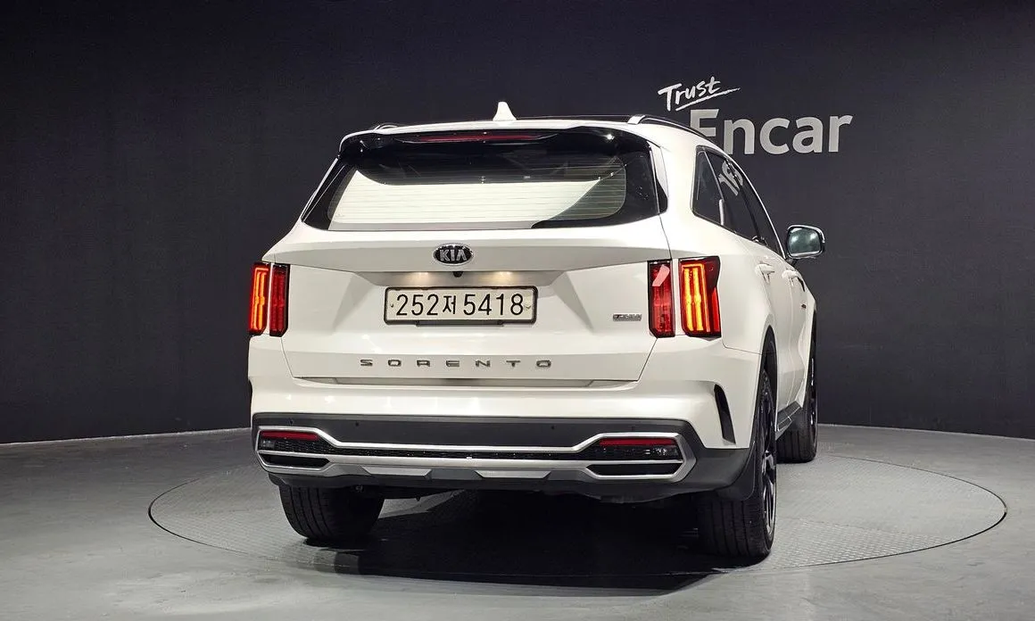 Kia Sorento — фото 10
