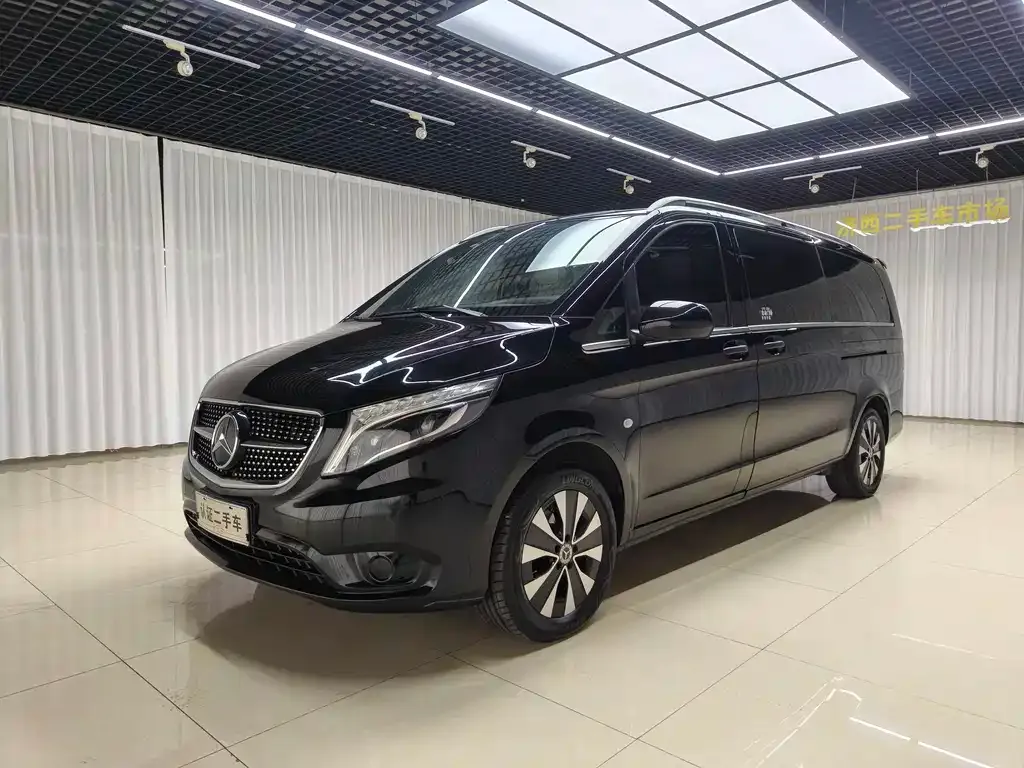 Mercedes-Benz Vito 2.0T Business 7-Seat 1