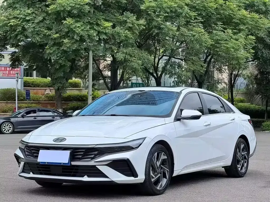 Hyundai Elantra — фото 9