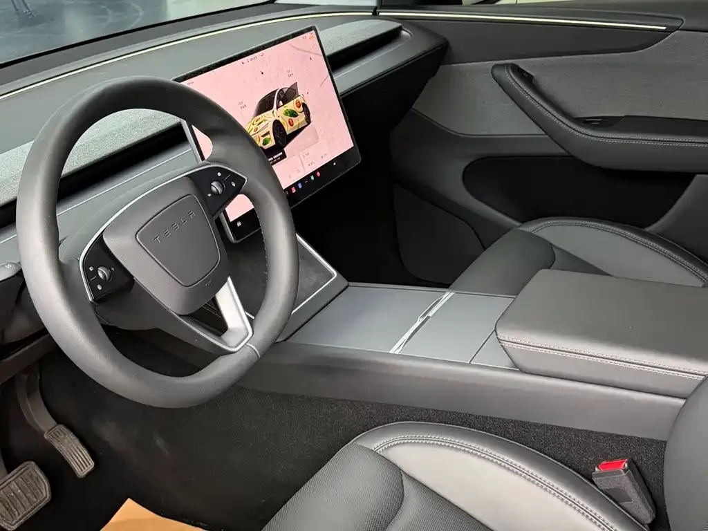 Tesla Model Y — фото 5