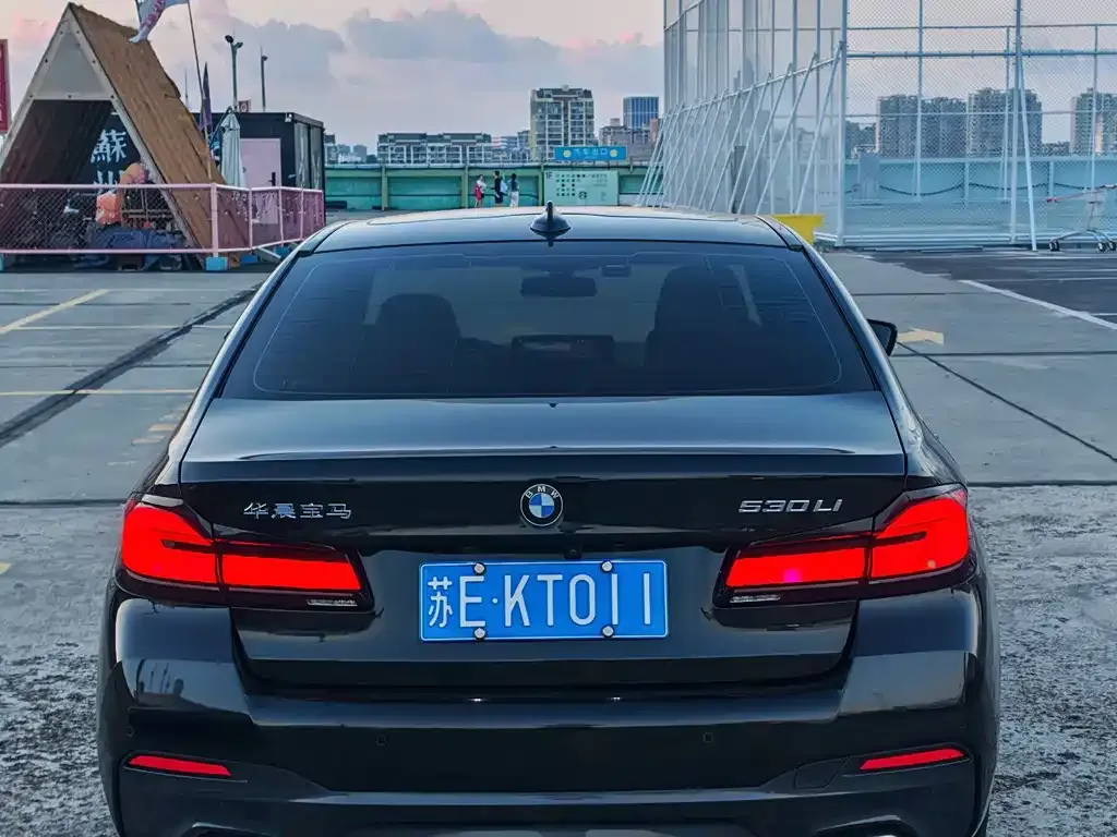 BMW 5 Series — фото 10