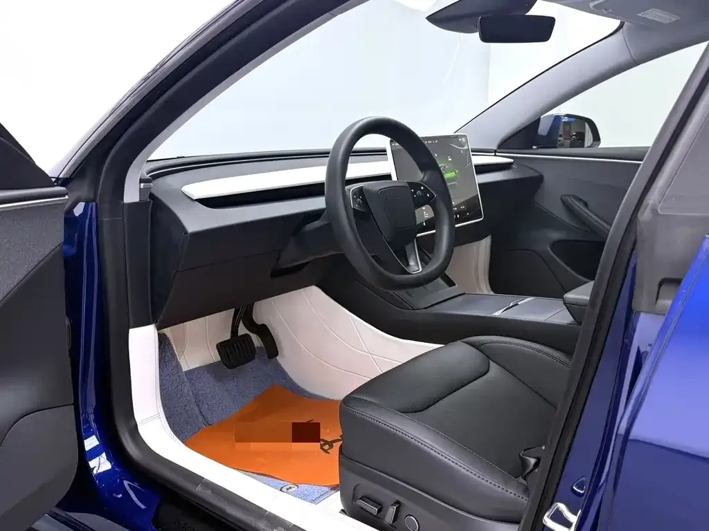 Tesla Model 3 — фото 9