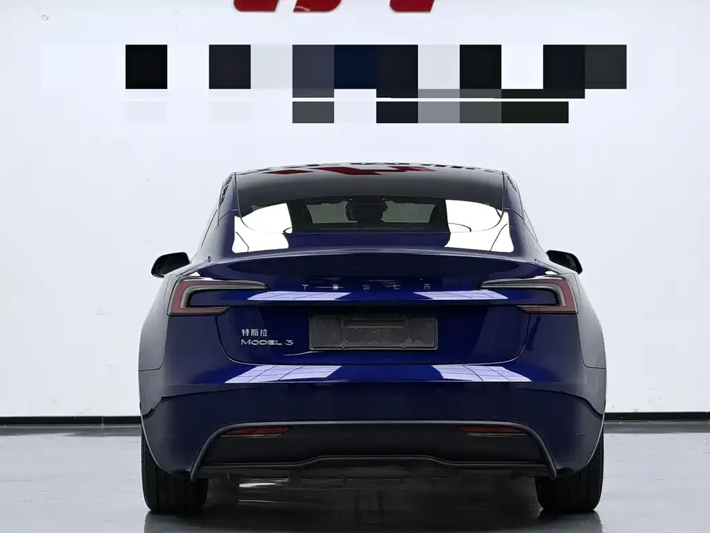 Tesla Model 3 — фото 10