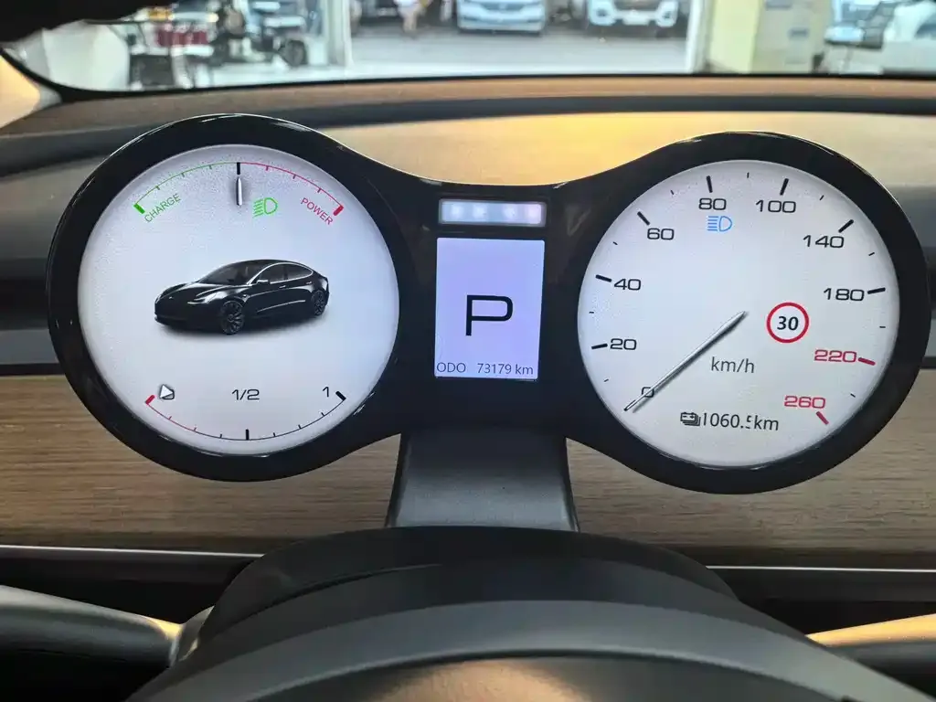Tesla Model 3 — фото 3