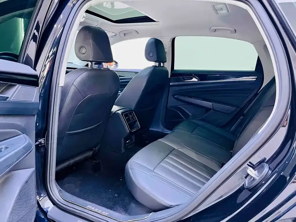 Volkswagen Passat — фото 10