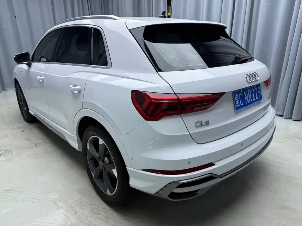 Audi Q3 — фото 4