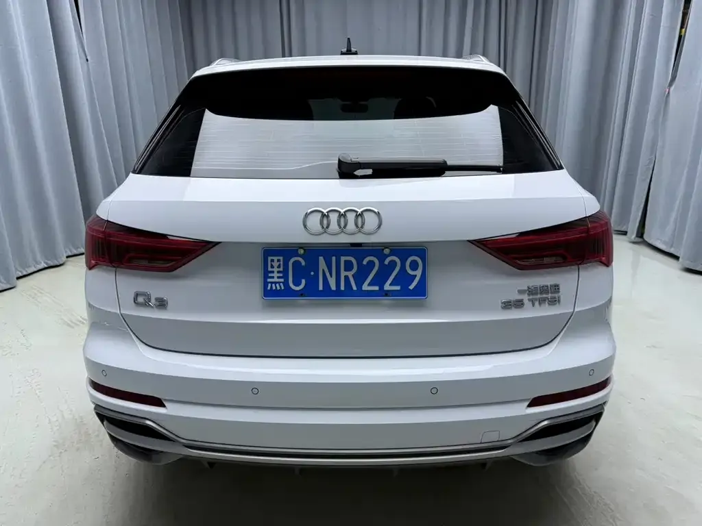 Audi Q3 — фото 10