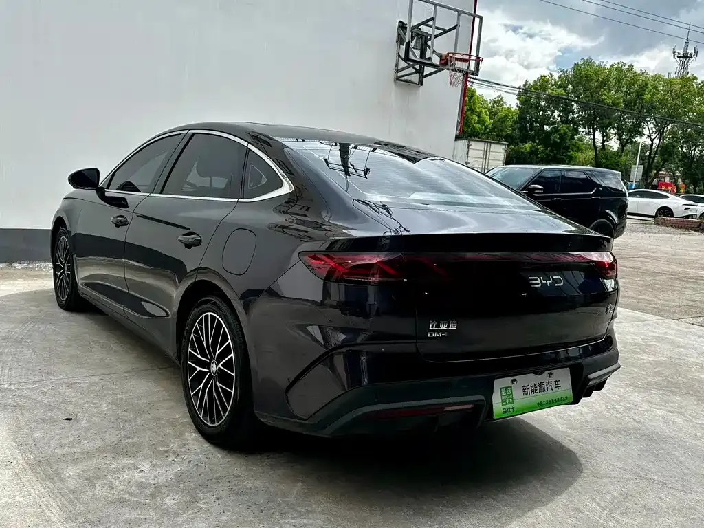 BYD Qin L — фото 8