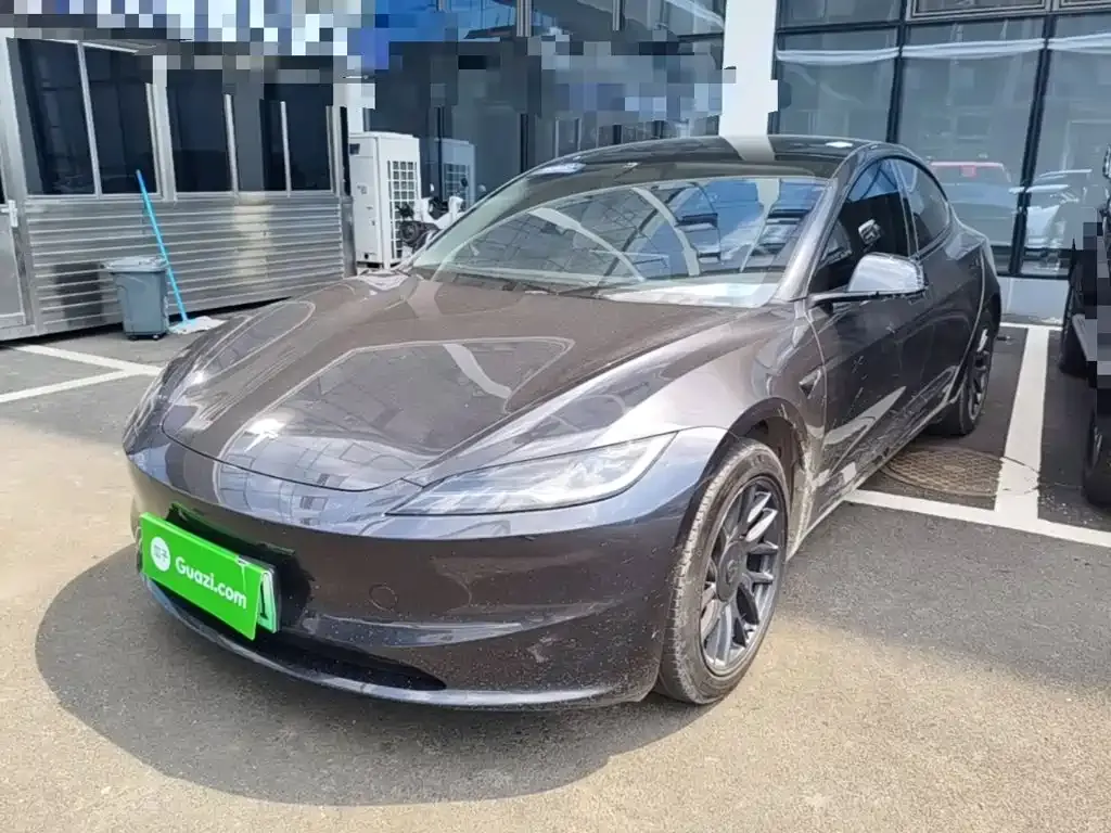 Tesla Model 3 — фото 10
