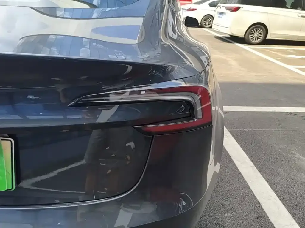 Tesla Model 3 — фото 2