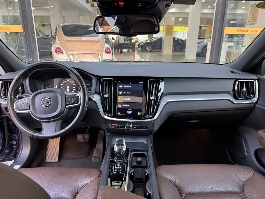 Volvo S60 — фото 10