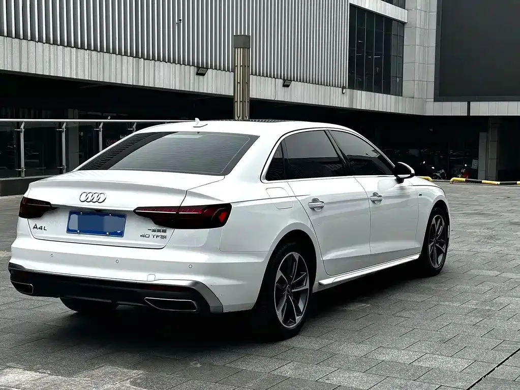 Audi A4L — фото 5