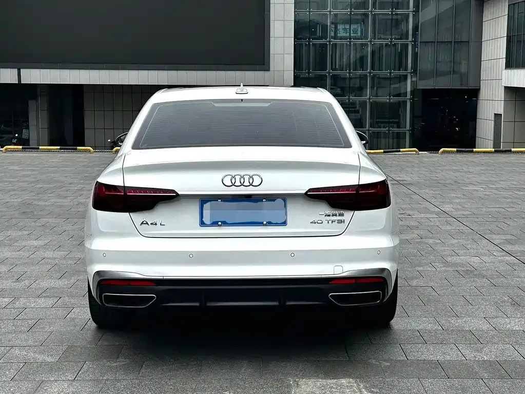 Audi A4L — фото 9