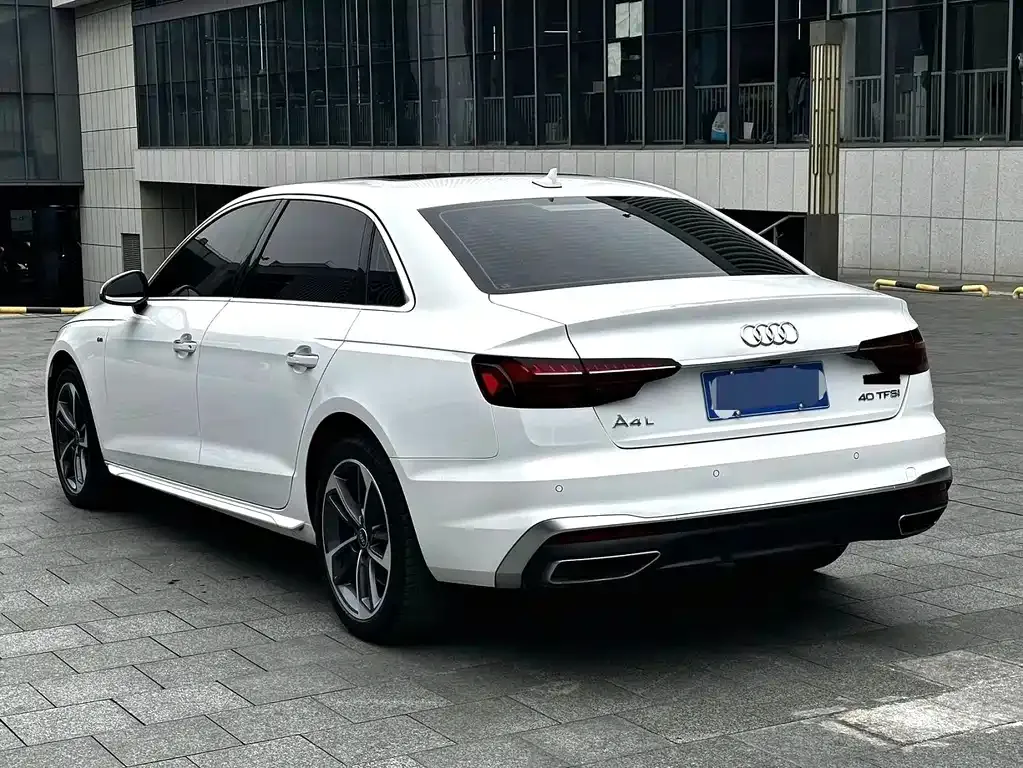 Audi A4L — фото 8