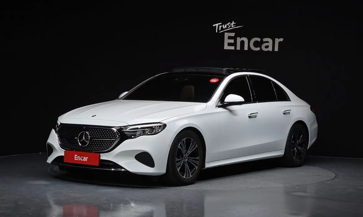 Mercedes-Benz E-Class — фото 1