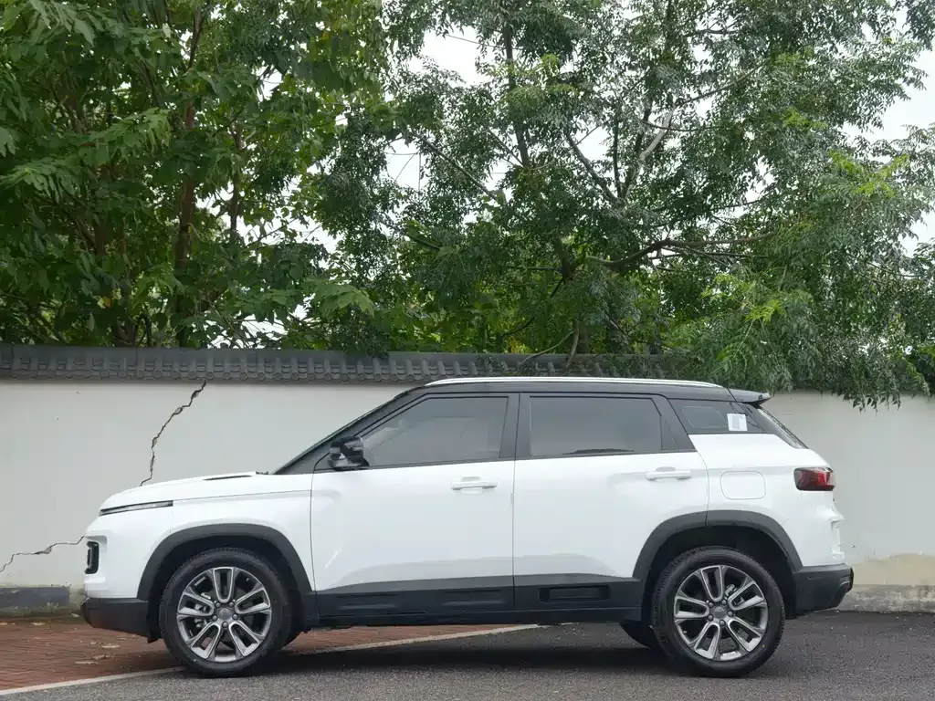 Geely Icon — фото 10