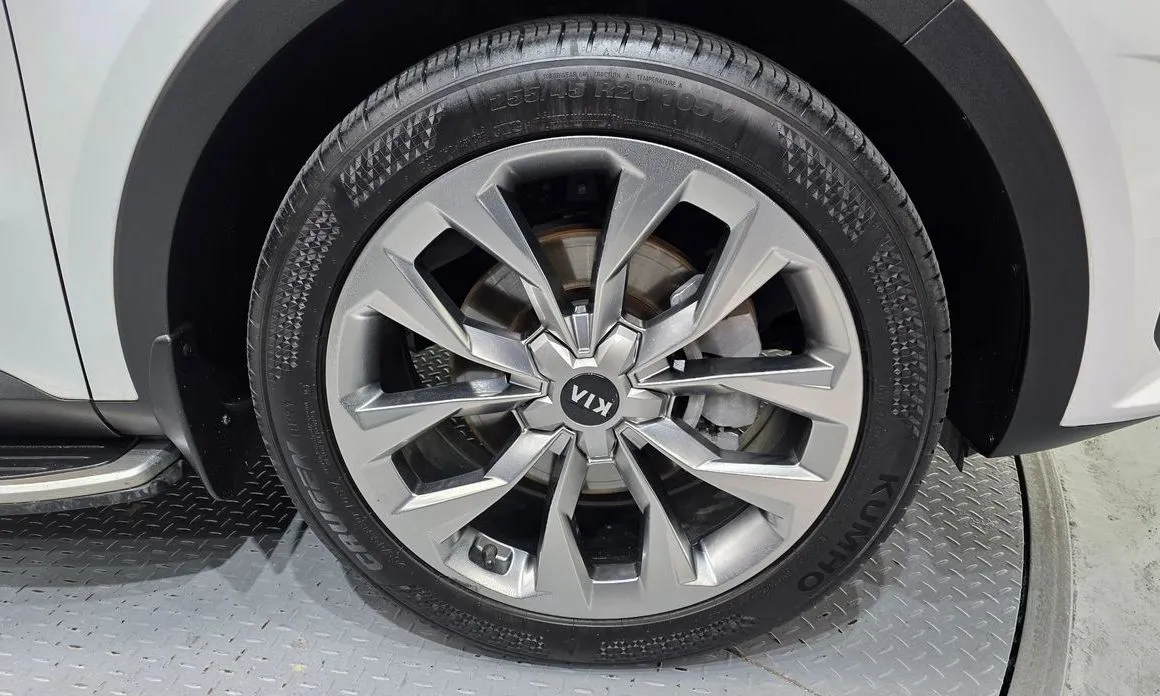 Kia Sorento — фото 10