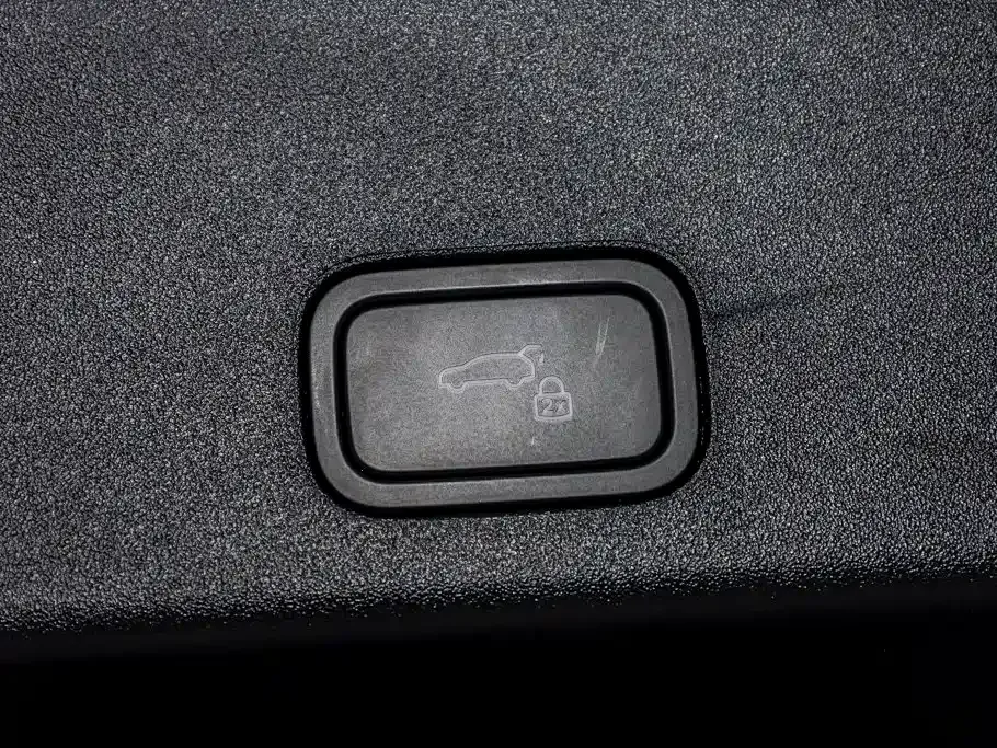 Li Auto i6 — фото 10