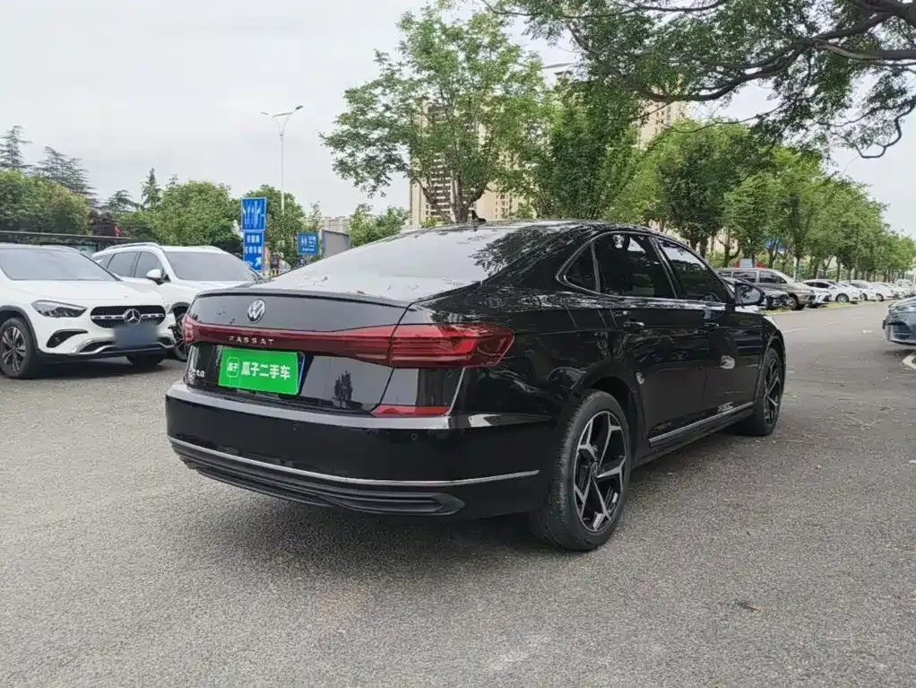 Volkswagen Passat — фото 10