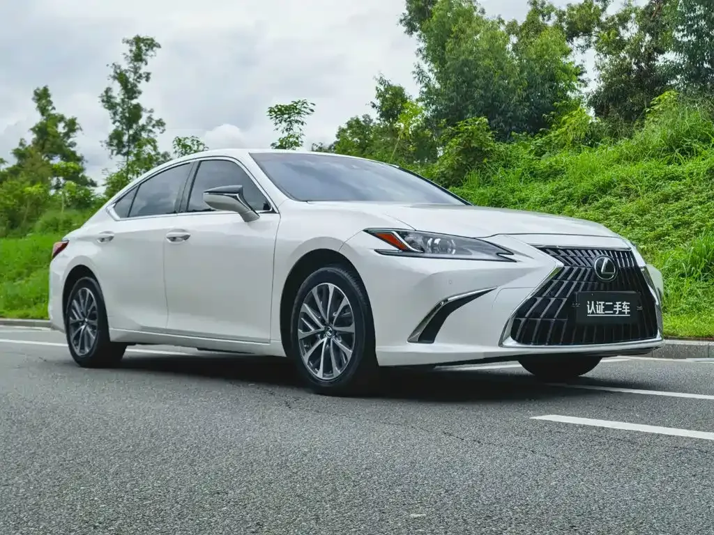Lexus ES — фото 4