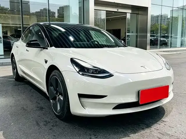 Tesla Model 3 — фото 9