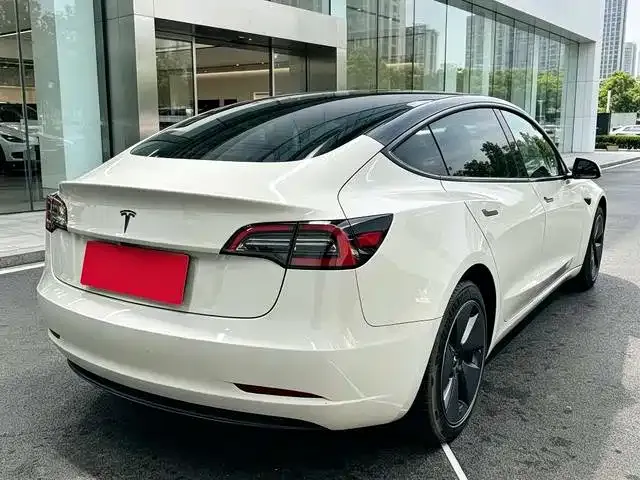 Tesla Model 3 — фото 7