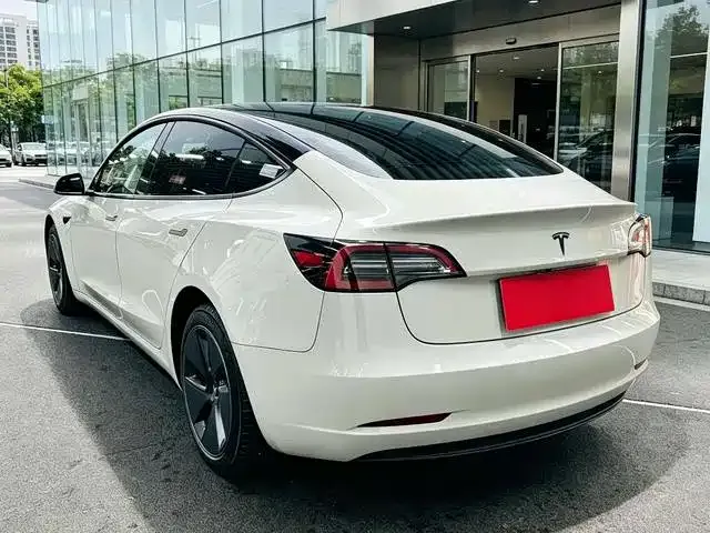 Tesla Model 3 — фото 8