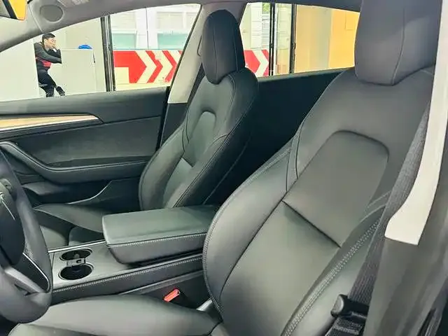 Tesla Model 3 — фото 4