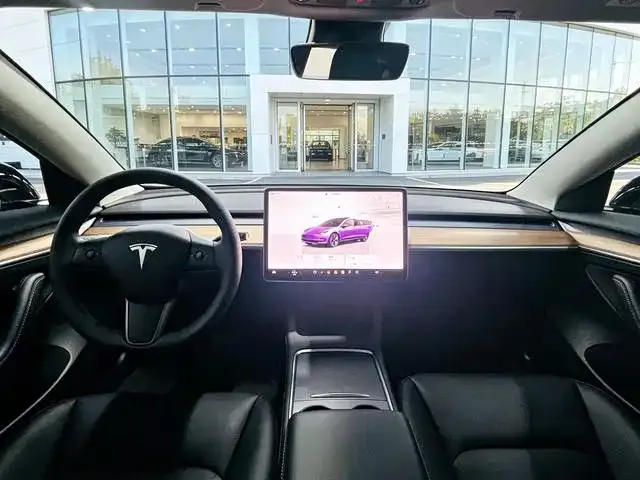 Tesla Model 3 — фото 5