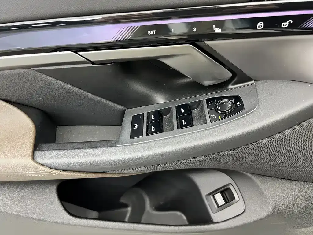 BMW 5 Series — фото 10