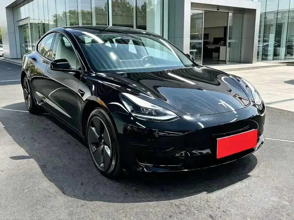 Tesla Model 3 — фото 9