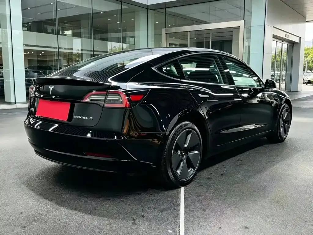 Tesla Model 3 — фото 4