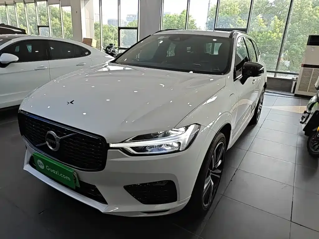 Volvo XC60 PHEV — фото 5