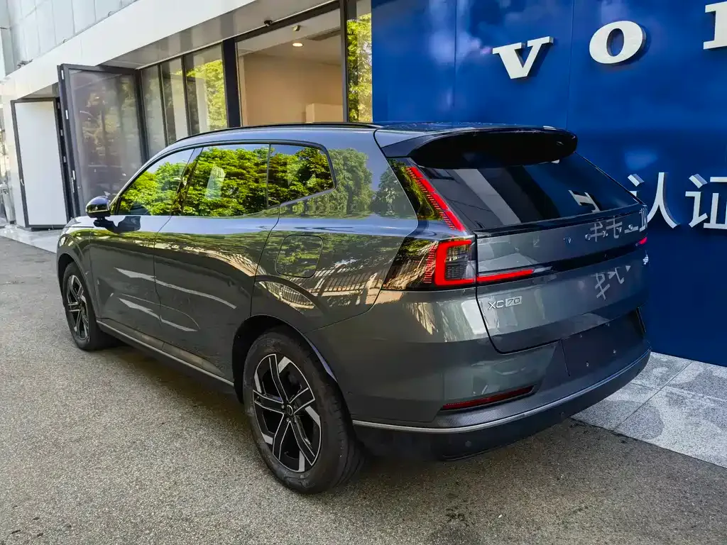 Volvo XC70 Plug-in Hybrid — фото 10