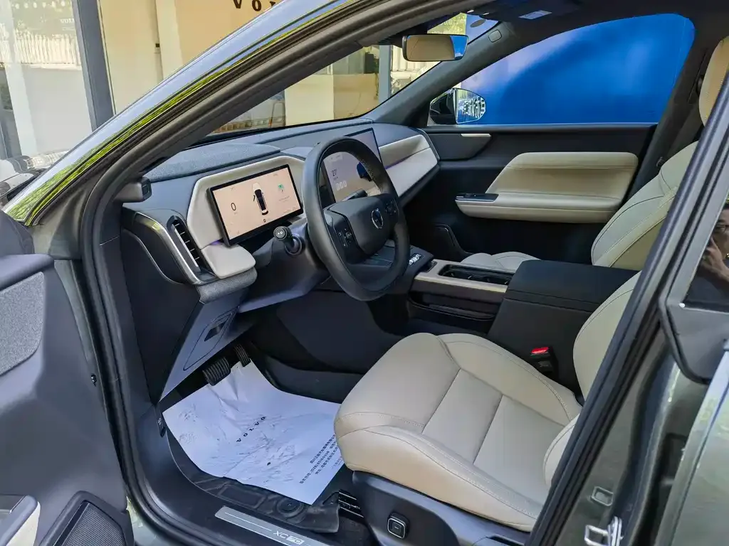 Volvo XC70 Plug-in Hybrid — фото 5