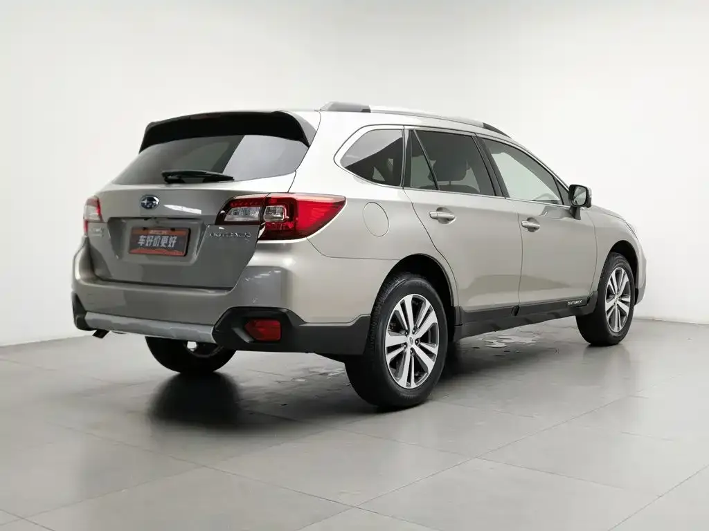Subaru Outback — фото 2