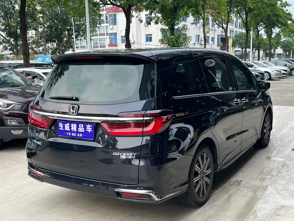 Honda Odyssey — фото 10