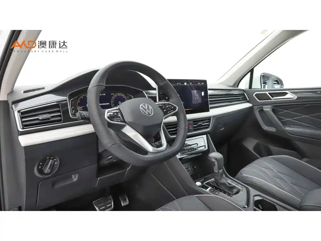 Volkswagen Tiguan L — фото 9