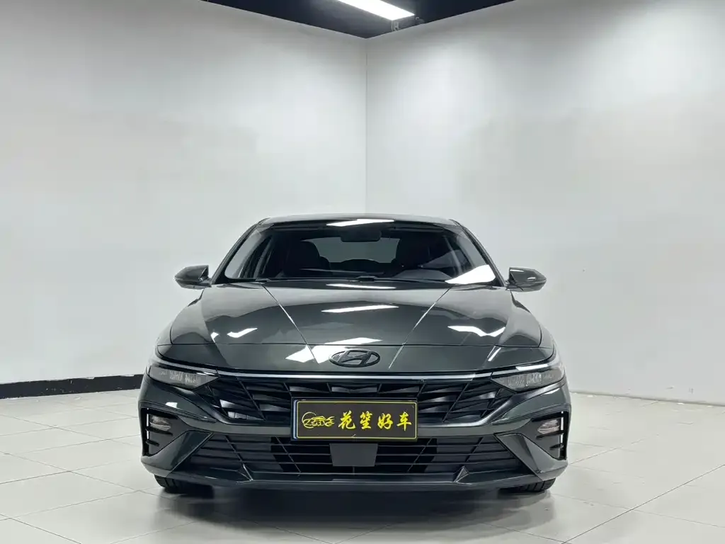 Hyundai Elantra — фото 10