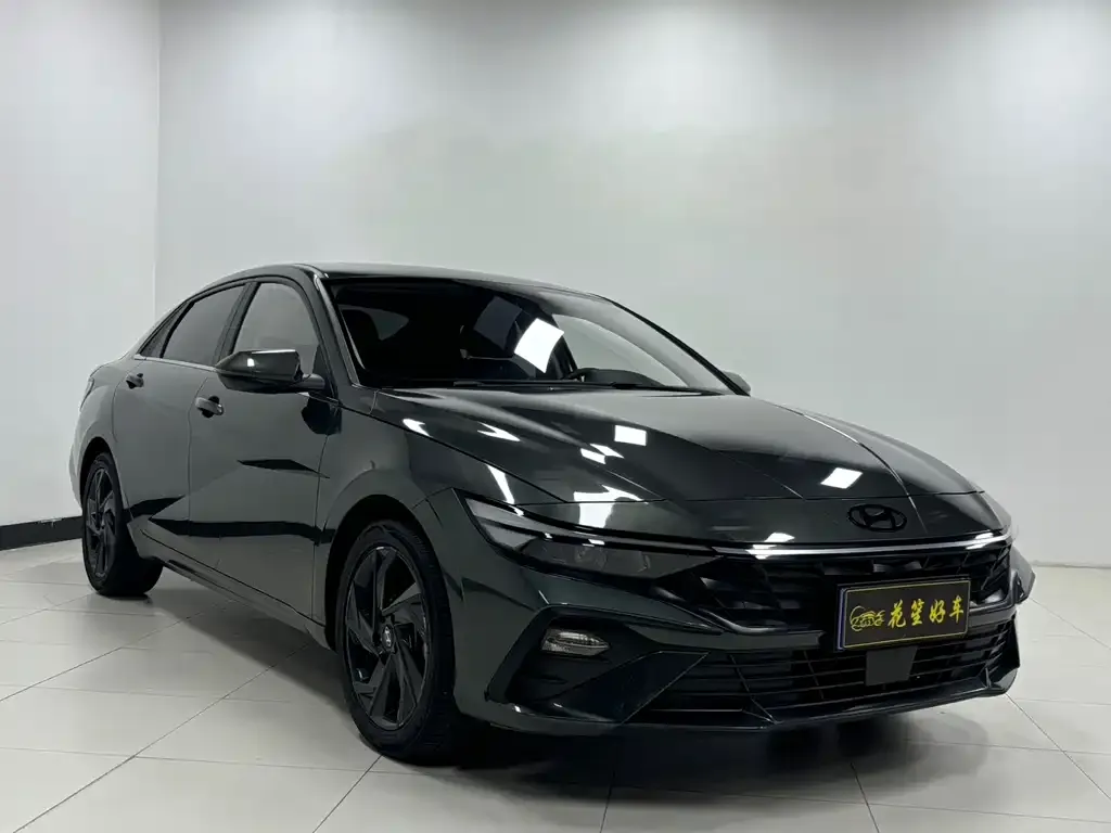 Hyundai Elantra — фото 2