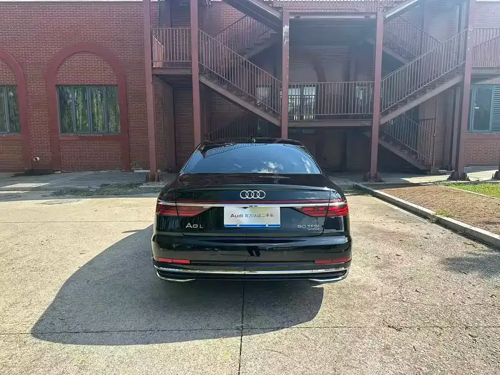 Audi A8 — фото 9