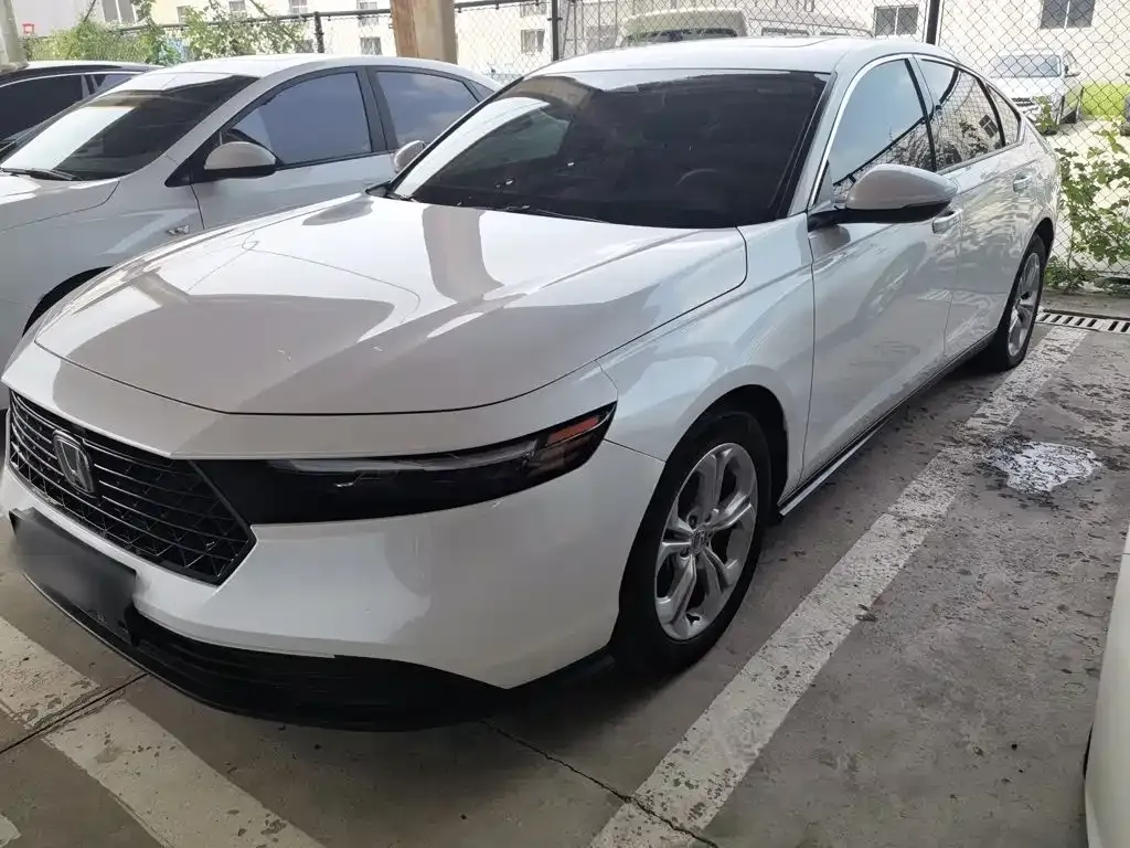 Honda Accord — фото 1