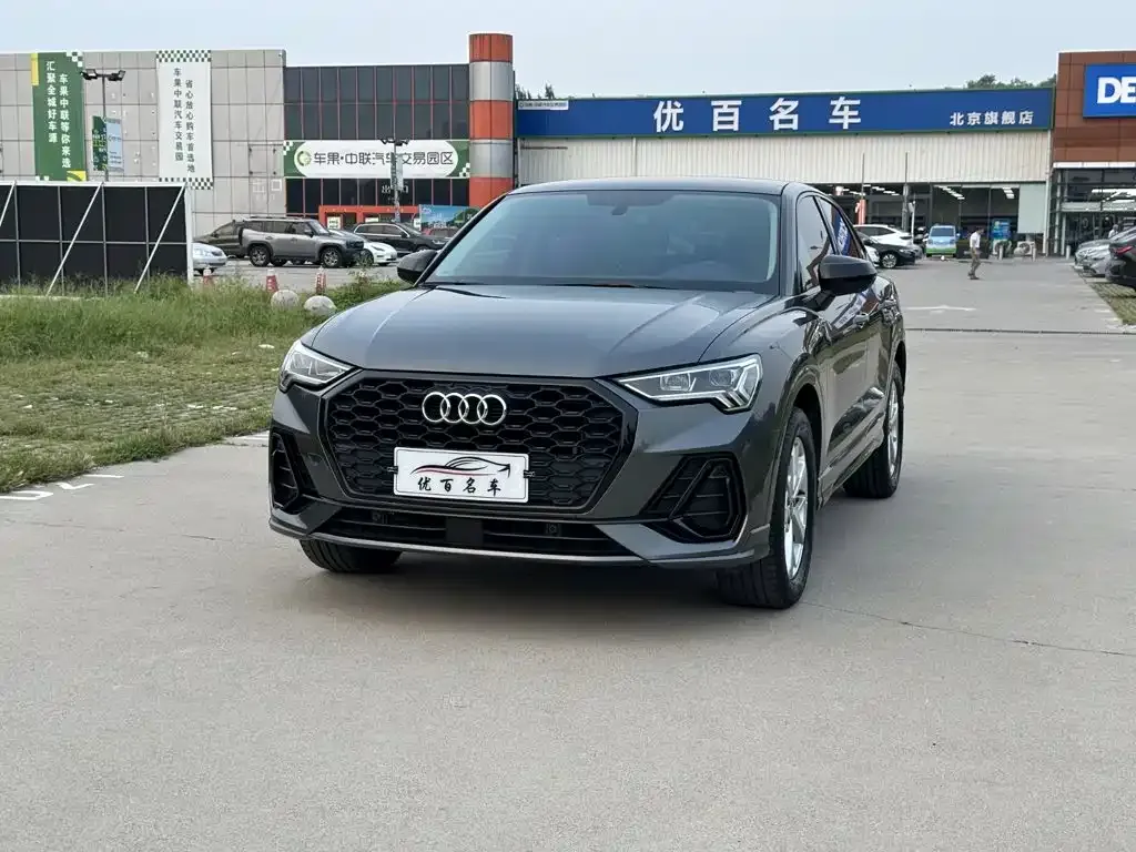 Audi Q3 Sportback — фото 1