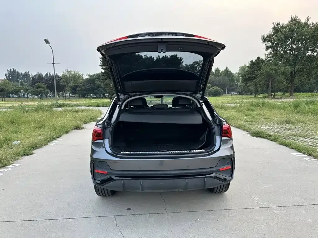 Audi Q3 Sportback — фото 8
