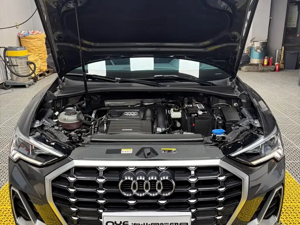 Audi Q3 — фото 10