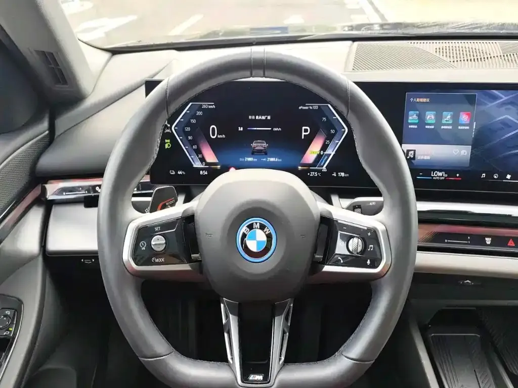 BMW i5 — фото 6