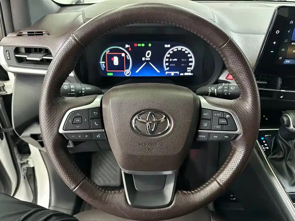 Toyota Granvia — фото 7