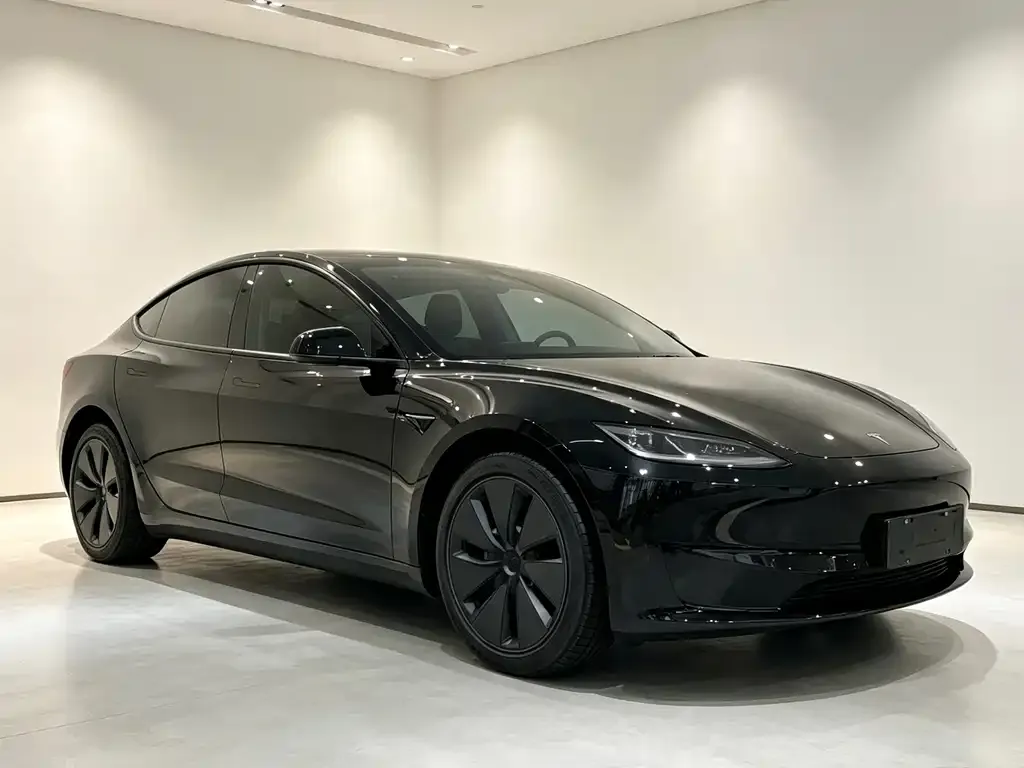 Tesla Model 3 — фото 4