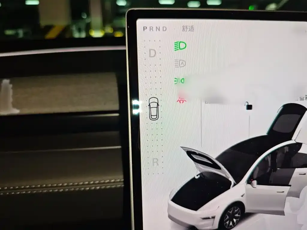 Tesla Model Y L — фото 4